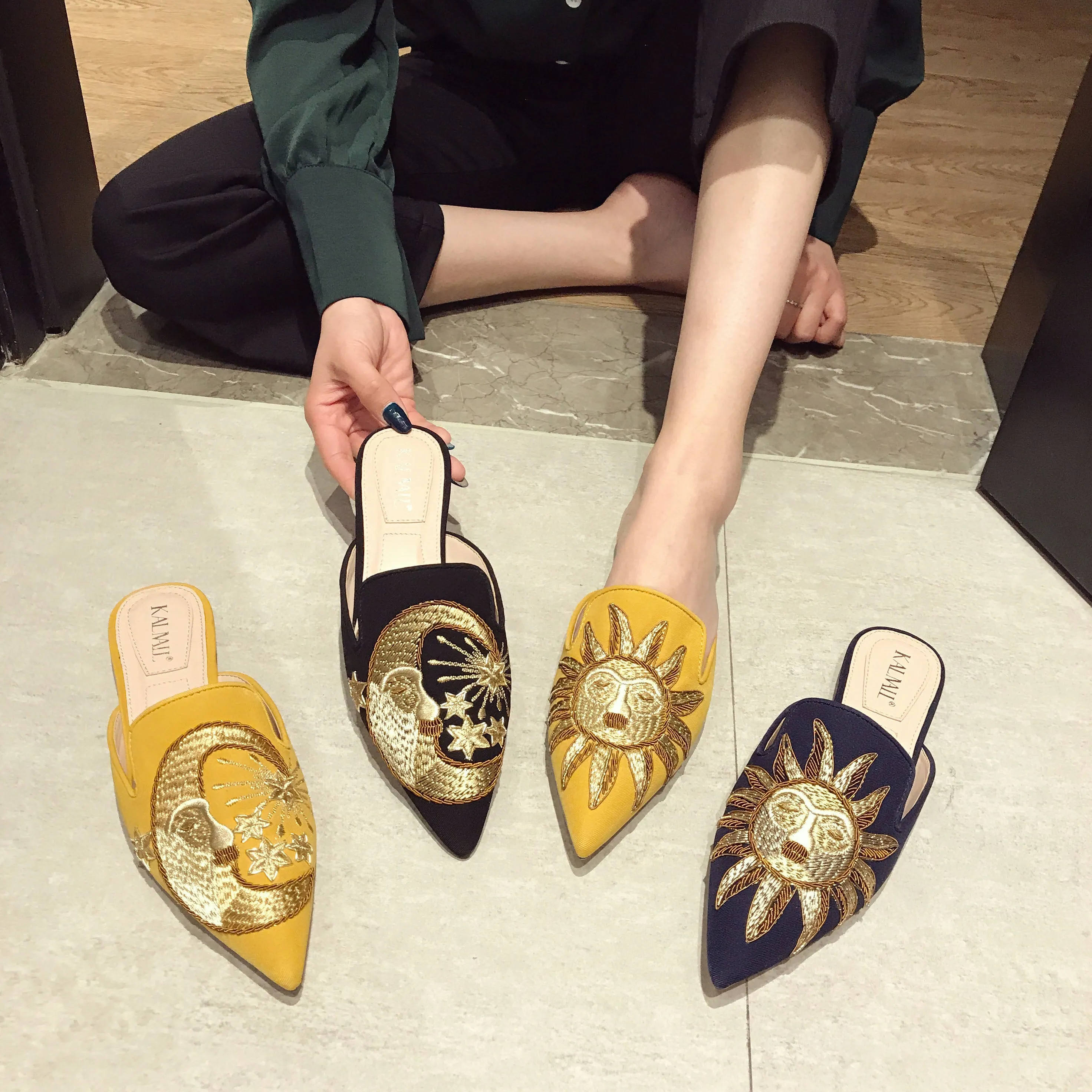 BOOPDO DESIGN BACKLESS LOAFERS WITH GOLD EMBROIDERY